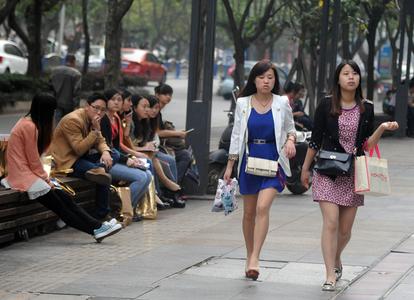 一夜成名？网红公司盯上在校大学生